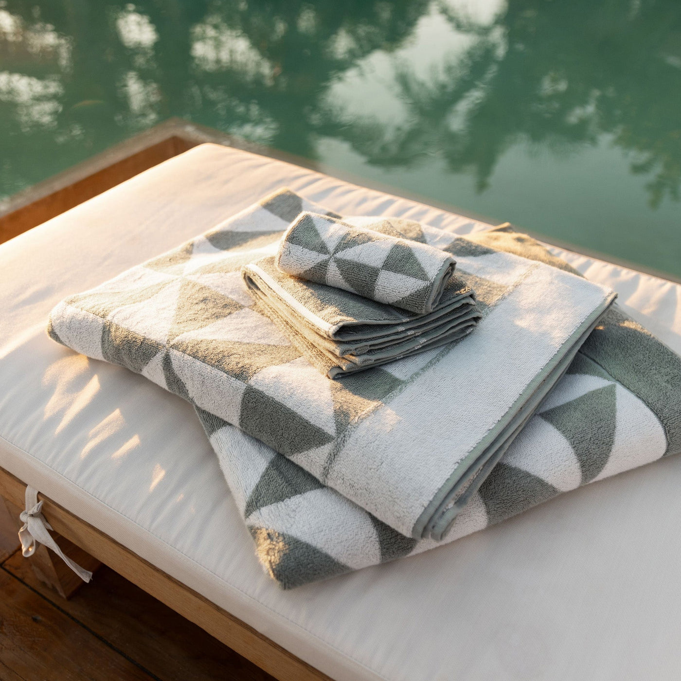 Umbra Australian Cotton Towels – Bath Collection