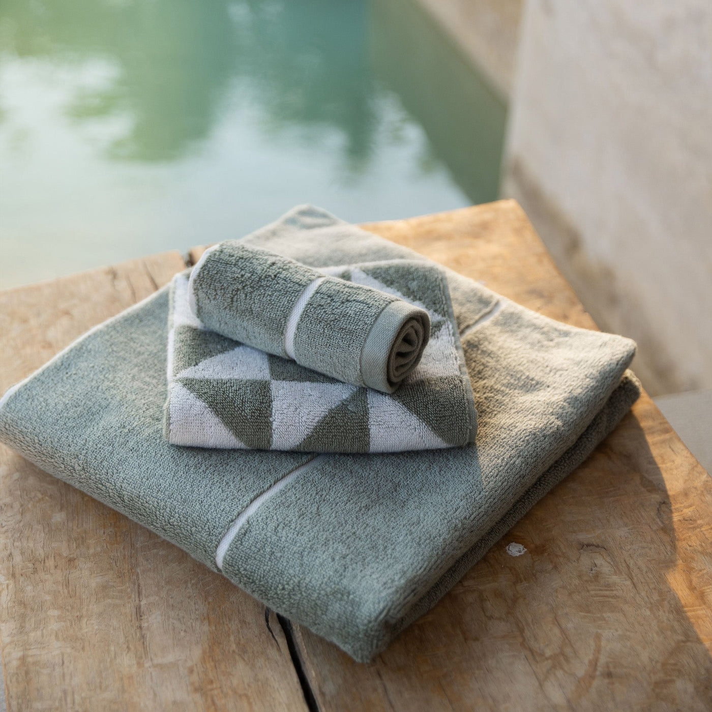 Umbra Australian Cotton Towels – Bath Collection